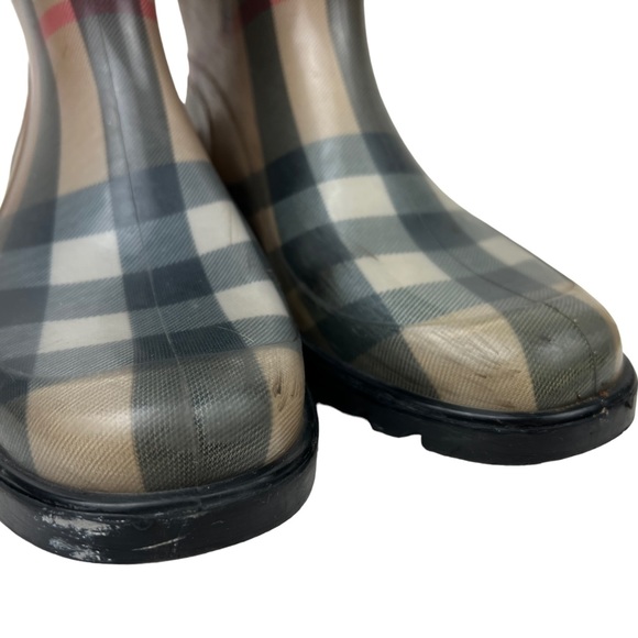 BURBERRY Rubber Rain Boots Plaid Check Pattern Women's Size 37 / 7 - Picture 5 of 12